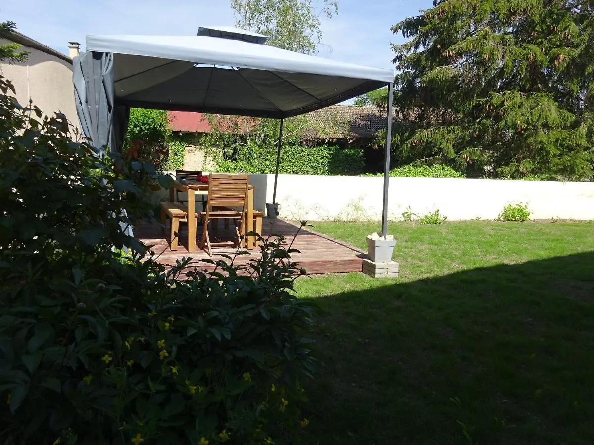 Дом отдыха Gite 10 Personnes Maison Entiere Villemoirieu