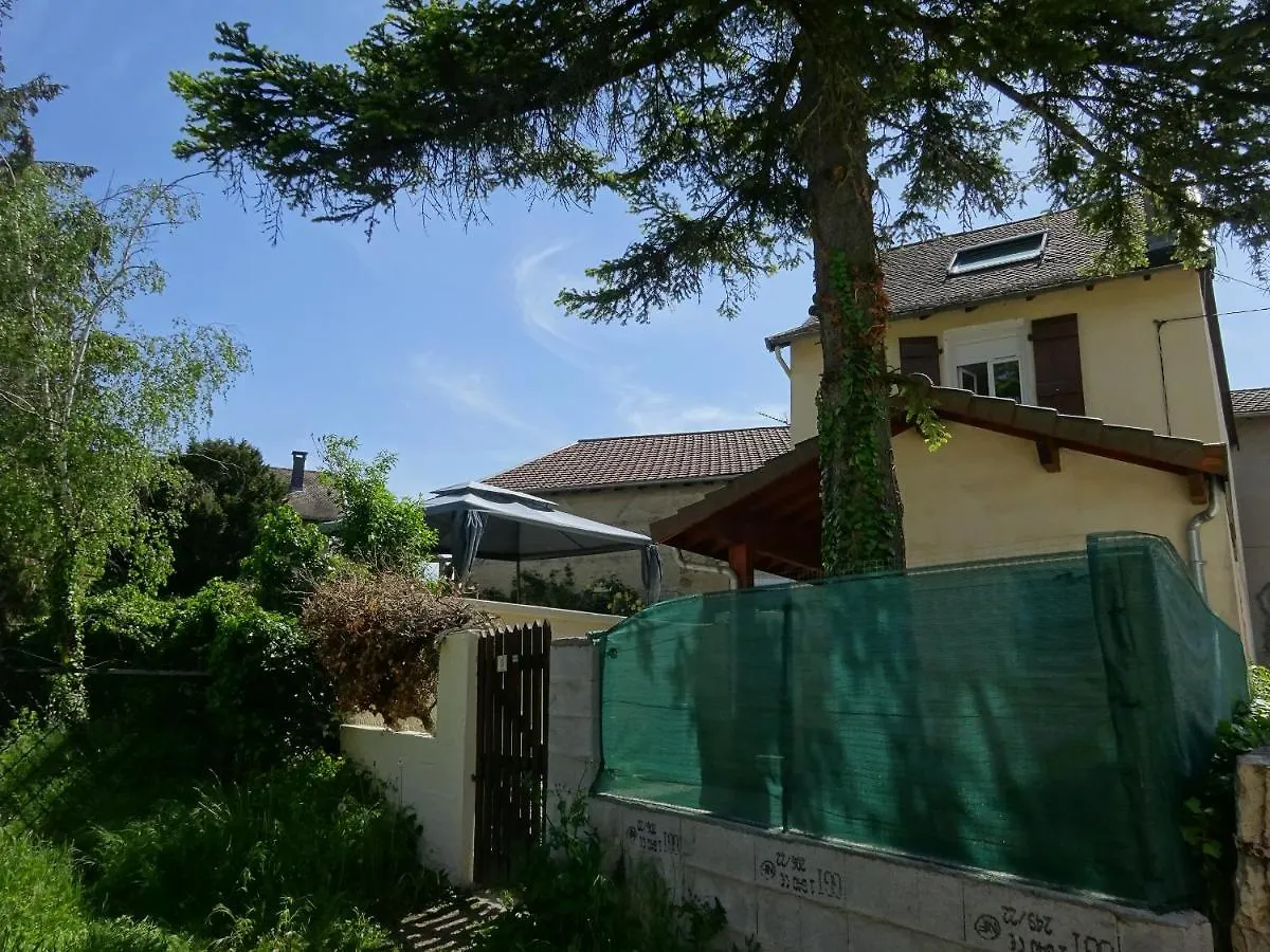 Gite 10 Personnes Maison Entiere Villemoirieu 0*,  Франция