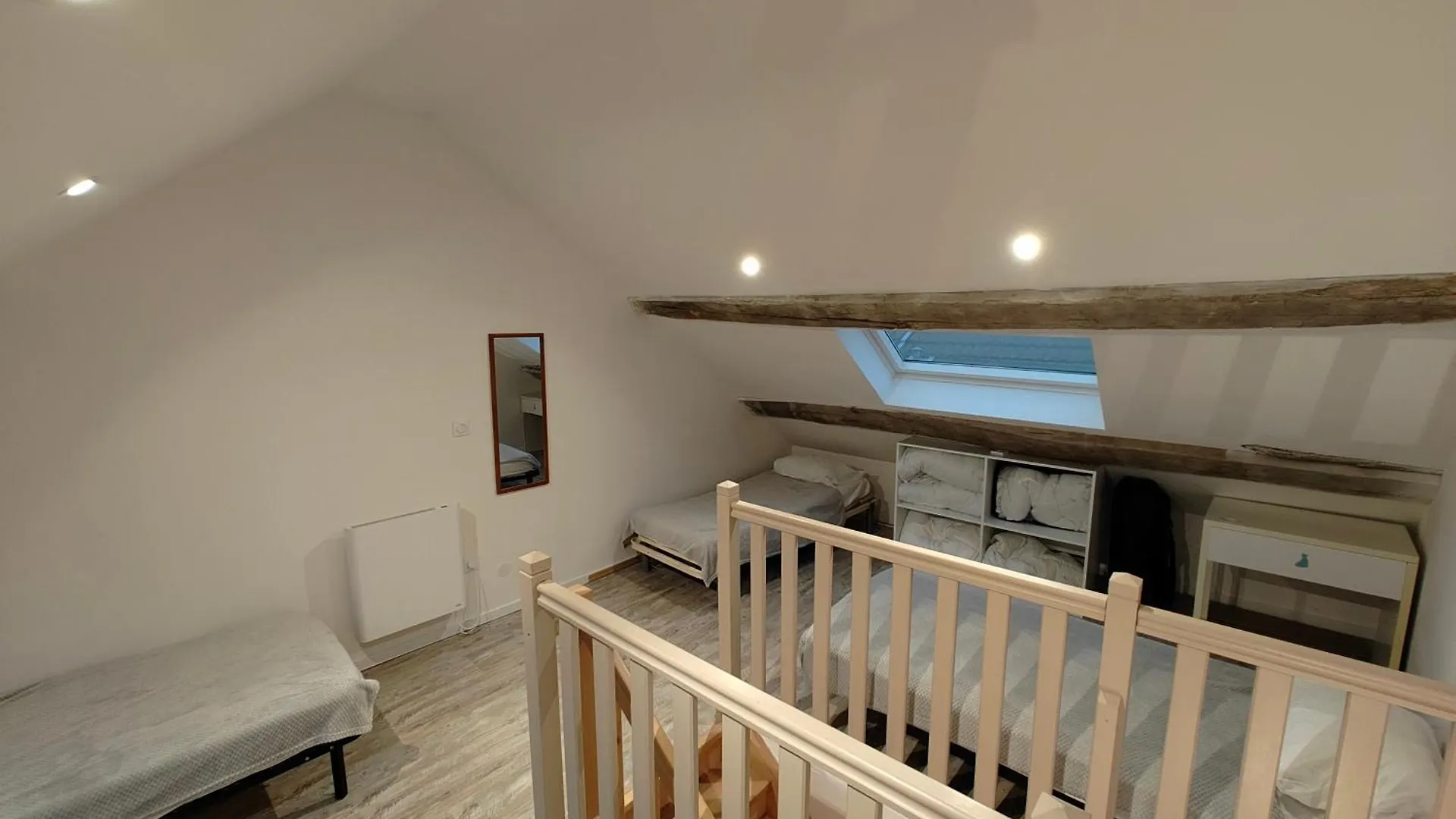 Gite 10 Personnes Maison Entiere Villemoirieu Дом отдыха